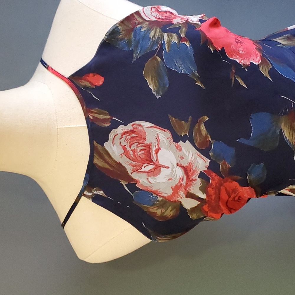 HP💕💕Lulu's  adventure seekers blue red floral maxi dress size M - Picture 11 of 14
